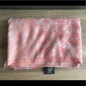 Peach/cream colored scarf